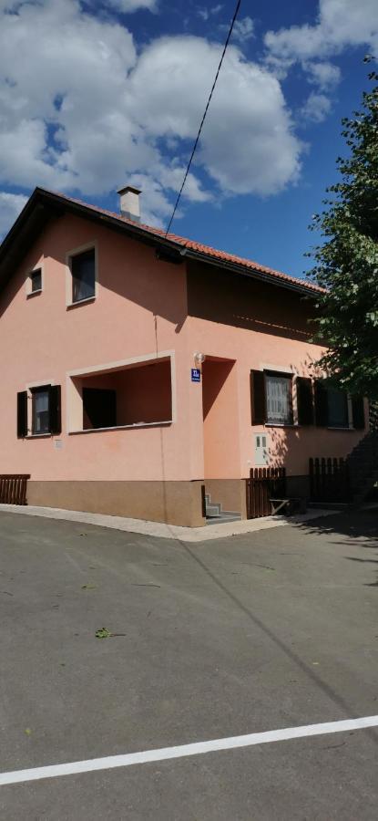 Apartman Deda Rakovica Luaran gambar