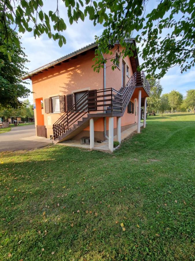 Apartman Deda Rakovica Luaran gambar